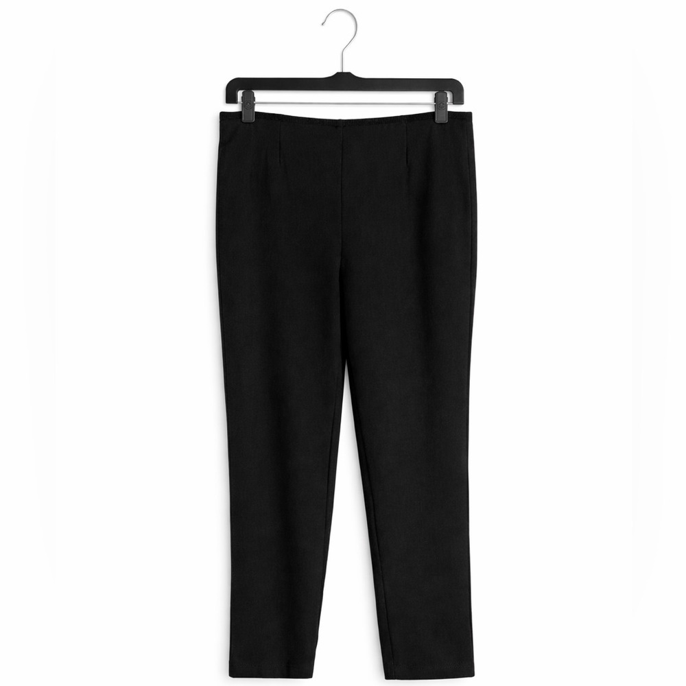 Tahari Women’s Petite Large black pull on straight leg dress pants.